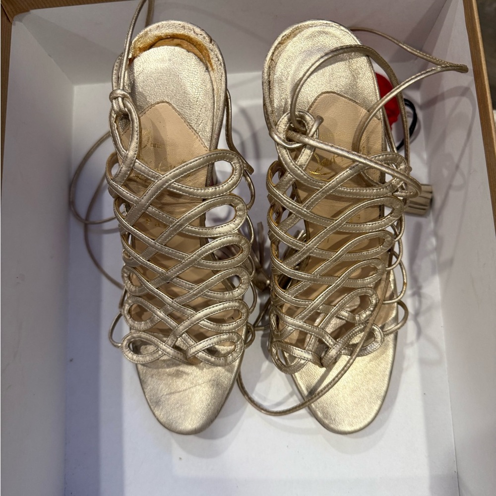 Gold Heels in Platinum 37.5 gold - Picture 2 of 8